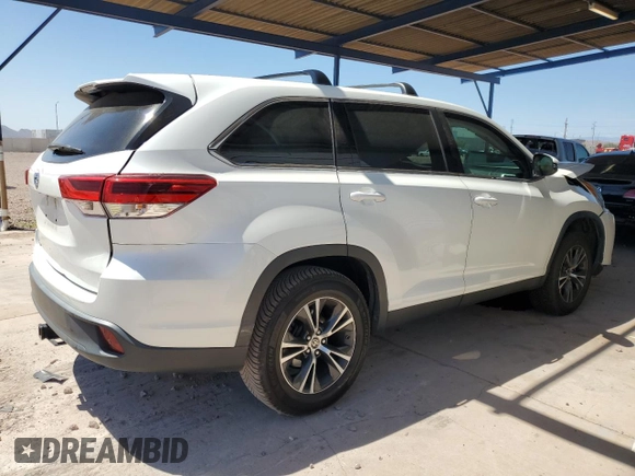 2019 Toyota Highlander LE z VIN 5TDZZRFH1KS367536, wystawiony jako Copart lot #55051045 z przebiegiem 67 732 mil mil oraz Szkoda całkowita • Salvage title. Historia ofert i sprzedaży dostępna na DreamBid. Obrazek 3.