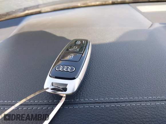 2020 Audi A6 Premium Plus z VIN WAUL2AF21LN084890, wystawiony jako IAAI lot #41987577 z przebiegiem 31 045 mil mil oraz . Historia ofert i sprzedaży dostępna na DreamBid. Obrazek 11.