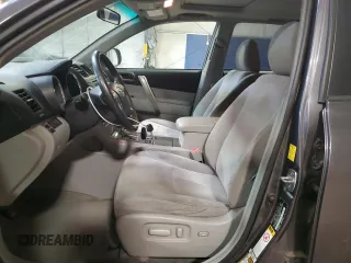 2010 Toyota Highlander Sport z VIN 5TDEK3EH9AS004076, wystawiony jako Copart lot #56368405 z przebiegiem 141 413 mil mil oraz Szkoda całkowita • Salvage title. Historia ofert i sprzedaży dostępna na DreamBid. Obrazek 7.
