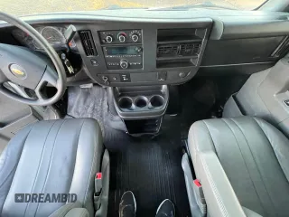 2017 Chevrolet Express Cargo with VIN 1GCWGAFFXH1119347, listed as a Copart auction lot 46950255 with 261,808 mi miles and Clean title. Bid and sale history available at DreamBid. Image 9.