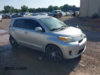2008 Scion xD z VIN JTKKU10428J025535, wystawiony jako IAAI lot #42485783 z przebiegiem 160 979 mil mil oraz . Historia ofert i sprzedaży dostępna na DreamBid. Obrazek 1.