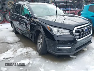2021 Subaru Ascent Premium with VIN 4S4WMAFD3M3475060, listed as a IAAI auction lot 41369098 with 33,533 mi miles. Bid and sale history available at carsss.com. Image 1.
