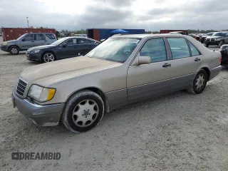 1995 Mercedes-Benz S 320 z VIN WDBGA33E1SA256213, wystawiony jako Copart lot #81800594 z przebiegiem 90 630 mil mil oraz Szkoda całkowita • Salvage title. Historia ofert i sprzedaży dostępna na DreamBid. Obrazek 1.