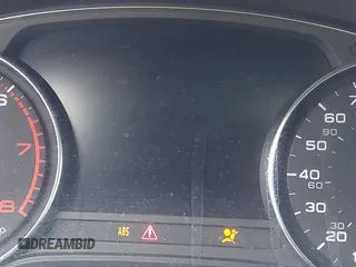 2019 Audi A4 Premium z VIN WAUGMAF45KN008083, wystawiony jako IAAI lot #41962385 z przebiegiem Nie podano mil oraz . Historia ofert i sprzedaży dostępna na DreamBid. Obrazek 15.