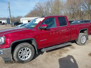 2019 GMC Sierra 1500 SLE z VIN 2GTV2MEC1K1212973, wystawiony jako IAAI lot #41856568 z przebiegiem 32 852 mil mil oraz . Historia ofert i sprzedaży dostępna na DreamBid. Obrazek 14.