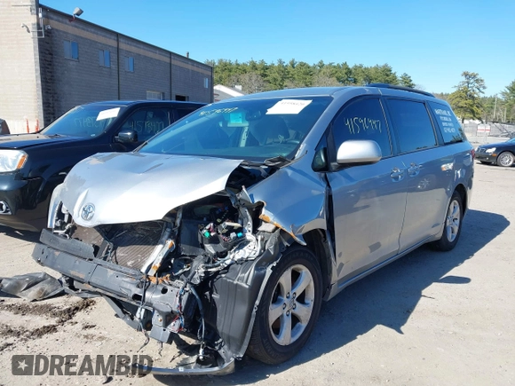 2016 Toyota Sienna LE AAS with VIN 5TDKK3DC6GS711315, listed as a IAAI auction lot 41958420 with 175,413 mi miles. Bid and sale history available at carsss.com. Image 17.