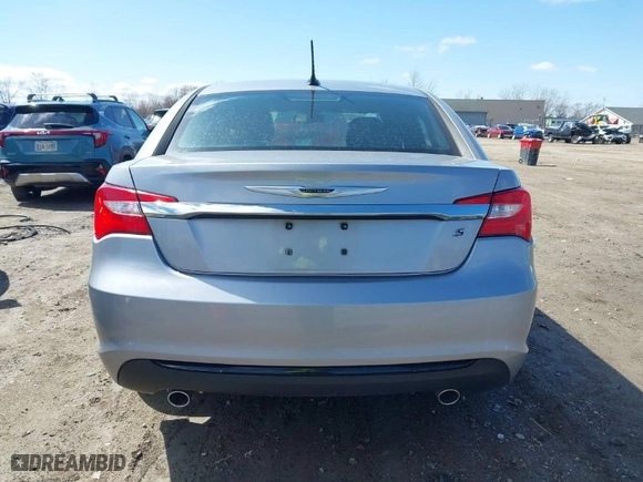 2013 Chrysler 200 Limited with VIN 1C3CCBCG9DN654761, listed as a IAAI auction lot 41961017 with 98,826 mi miles. Bid and sale history available at carsss.com. Image 16.