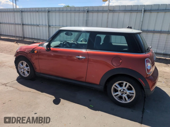 2011 MINI Hardtop z VIN WMWSU3C58BT252888, wystawiony jako Copart lot #55334725 z przebiegiem 59 701 mil mil oraz Szkody całkowita. Historia ofert i sprzedaży dostępna na DreamBid. Obrazek 2.