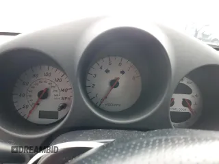 2005 Toyota MR2 z VIN JTDFR320150071553, wystawiony jako Copart lot #84402464 z przebiegiem Nie podano mil oraz Szkoda całkowita • Salvage title. Historia ofert i sprzedaży dostępna na DreamBid. Obrazek 9.