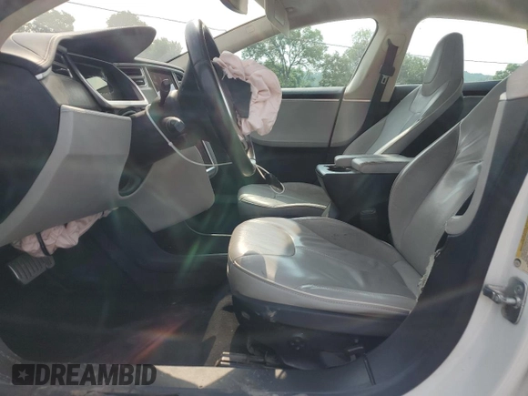 2013 Tesla Model S Performance с VIN 5YJSA1DP3DFP14019, выставлен на аукционе Copart как лот 59503525 с пробегом Не указан миль и Списание • Salvage title. История ставок и продаж доступна на DreamBid. Изображение 7.