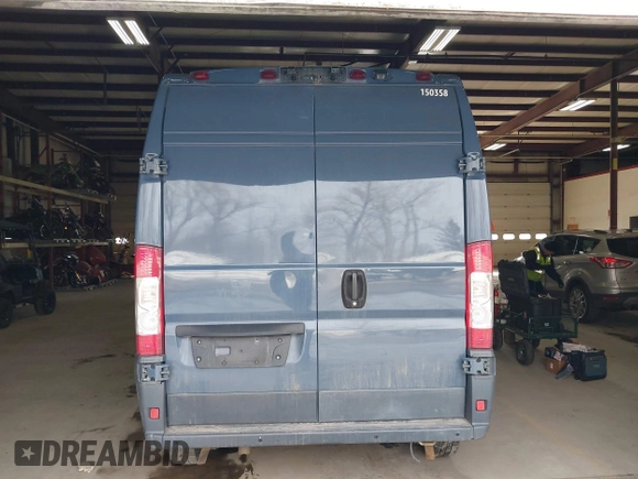 2018 Ram ProMaster Cargo z VIN 3C6TRVDG2JE160937, wystawiony jako IAAI lot #41654742 z przebiegiem 206 731 mil mil oraz . Historia ofert i sprzedaży dostępna na DreamBid. Obrazek 16.