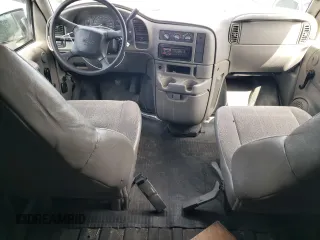 2004 Chevrolet Astro Cargo Van with VIN 1GCDM19X54B132371, listed as a Copart auction lot 46944395 with 159,016 mi miles and Salvage Title. Bid and sale history available at carsss.com. Image 8.