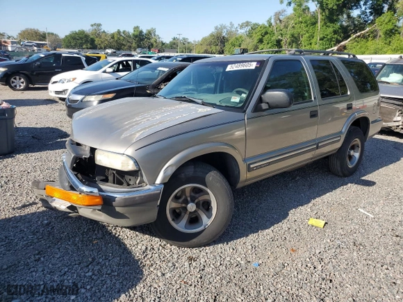 2000 Chevrolet Blazer LS with VIN 1GNCS13W7Y2376702, listed as a Copart auction lot 52489605 with 137,692 mi miles and Salvage Title. Bid and sale history available at carsss.com. Image 1.