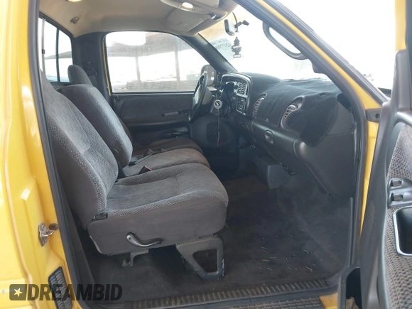 2000 Dodge 1500 z VIN 1B7HC16ZXYS543037, wystawiony jako IAAI lot #42477808 z przebiegiem 165 294 mil mil oraz . Historia ofert i sprzedaży dostępna na DreamBid. Obrazek 5.