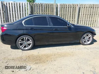 2017 BMW 3 Series 330i z VIN WBA8B9G54HNU09780, wystawiony jako IAAI lot #42287689 z przebiegiem 98 181 mil mil oraz . Historia ofert i sprzedaży dostępna na DreamBid. Obrazek 13.