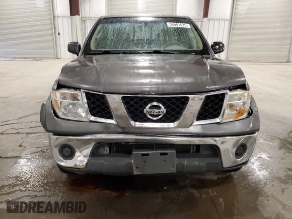 2008 Nissan Frontier SE z VIN 1N6AD06WX8C401437, wystawiony jako Copart lot #59941525 z przebiegiem 132 721 mil mil oraz Szkoda całkowita • Salvage title. Historia ofert i sprzedaży dostępna na DreamBid. Obrazek 5.