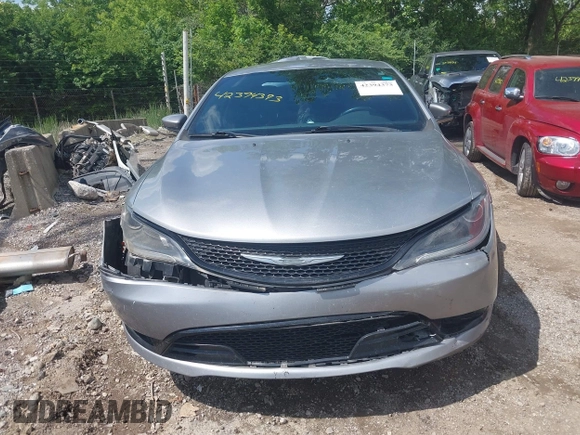 2015 Chrysler 200 S с VIN 1C3CCCBB5FN696911, выставлен на аукционе IAAI как лот 42394373 с пробегом 142 101 миль миль и . История ставок и продаж доступна на DreamBid. Изображение 12.