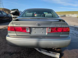 2001 Toyota Camry LE z VIN JT2BF22K810291438, wystawiony jako Copart lot #54261565 z przebiegiem 174 101 mil mil oraz Szkoda całkowita • Salvage title. Historia ofert i sprzedaży dostępna na DreamBid. Obrazek 6.