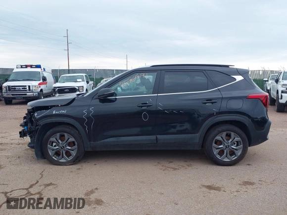 2024 Kia Seltos S z VIN KNDEUCAA9R7469448, wystawiony jako IAAI lot #40961491 z przebiegiem 26 742 mil mil oraz . Historia ofert i sprzedaży dostępna na DreamBid. Obrazek 14.