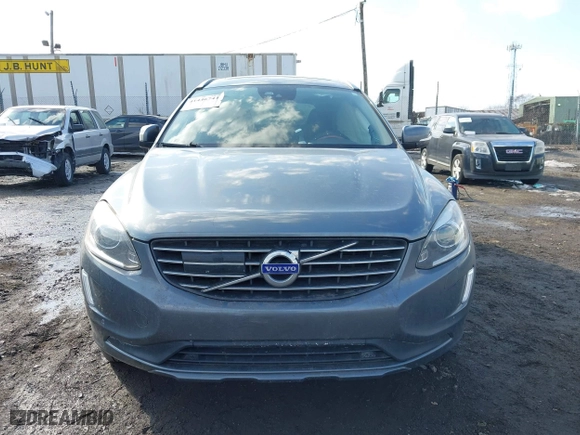 2016 Volvo XC60 T5 Platinum with VIN YV4612RM1G2829728, listed as a IAAI auction lot 41446744 with 69,217 mi miles. Bid and sale history available at carsss.com. Image 11.