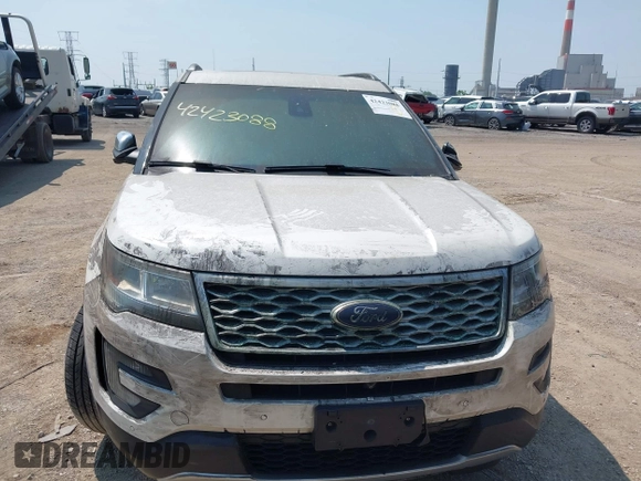 2016 Ford Explorer Platinum z VIN 1FM5K8HT1GGC31323, wystawiony jako IAAI lot #42423088 z przebiegiem 179 246 mil mil oraz . Historia ofert i sprzedaży dostępna na DreamBid. Obrazek 16.