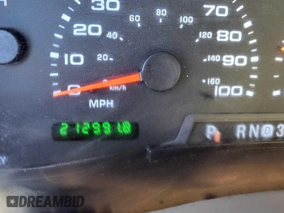 2004 Ford F-350 XL z VIN 1FTSW31P34ED39316, wystawiony jako Copart lot #61981365 z przebiegiem 212 991 mil mil oraz Czysty tytuł • Clean title. Historia ofert i sprzedaży dostępna na DreamBid. Obrazek 8.