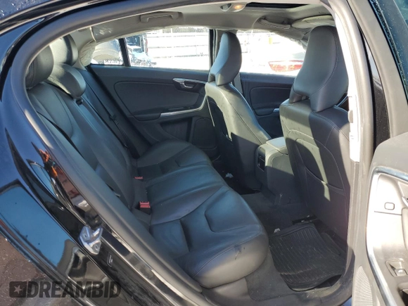 2015 Volvo S60 T5 Premier z VIN YV1612TK2F1350209, wystawiony jako Copart lot #88946025 z przebiegiem 112 657 mil mil oraz Szkoda całkowita • Salvage title. Historia ofert i sprzedaży dostępna na DreamBid. Obrazek 10.