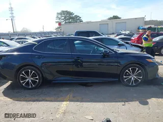 2018 Toyota Camry LE with VIN 4T1B11HK5JU633648, listed as a IAAI auction lot 41840969 with 140,071 mi miles. Bid and sale history available at carsss.com. Image 13.