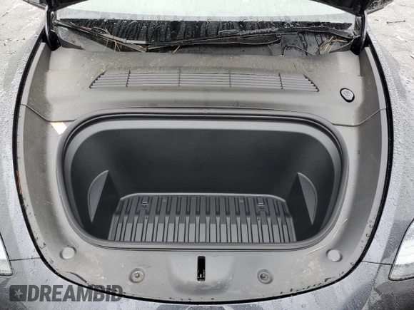 2025 Tesla Model Y Long Range with VIN 7SAYGAEE3SF216635, listed as a Copart auction lot 44614555 with 400 mi miles and Salvage Title. Bid and sale history available at DreamBid. Image 12.