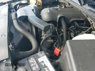 2003 Chevrolet Avalanche with VIN 3GNEC13T23G315110, listed as a IAAI auction lot 43092593 with 204,732 mi miles and . Bid and sale history available at DreamBid. Image 19.