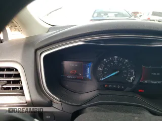 2019 Ford Fusion Hybrid SE with VIN 3FA6P0LU6KR225603, listed as a Copart auction lot 37621353 with 70,279 mi miles. Bid and sale history available at carsss.com. Image 9.