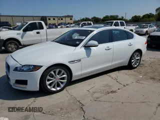 2019 Jaguar XF 25t Premium with VIN SAJBD4FX4KCY79434, listed as a Copart auction lot 74850564 with 32,337 mi miles and Salvage Title. Bid and sale history available at carsss.com. Image 1.