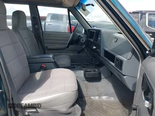 1996 Jeep Cherokee с VIN 1J4FT28P2TL264591, выставлен на аукционе IAAI как лот 42581629 с пробегом 178 147 миль миль и . История ставок и продаж доступна на DreamBid. Изображение 5.