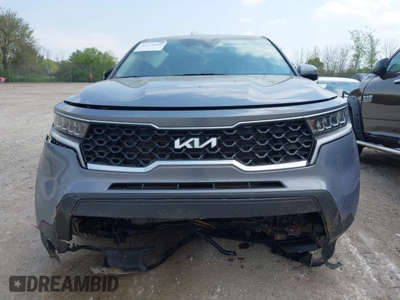 2022 Kia Sorento LX z VIN 5XYRG4LCXNG107106, wystawiony jako IAAI lot #42279041 z przebiegiem 83 189 mil mil oraz . Historia ofert i sprzedaży dostępna na DreamBid. Obrazek 12.
