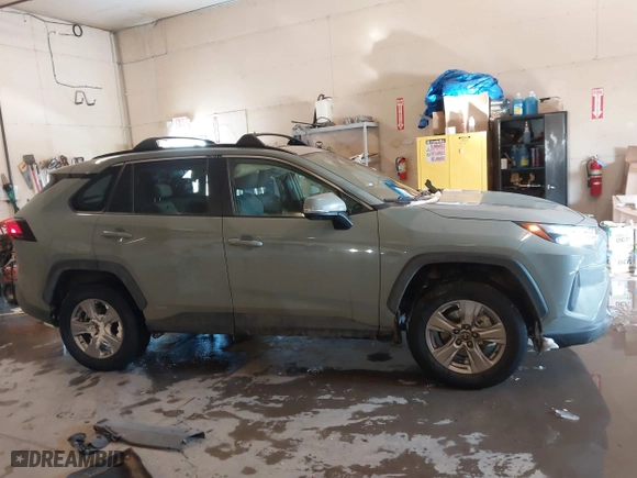 2022 Toyota RAV4 Hybrid XLE with VIN 2T3RWRFV1NW133432, listed as a IAAI auction lot 41561305 with 35,042 mi miles. Bid and sale history available at carsss.com. Image 13.