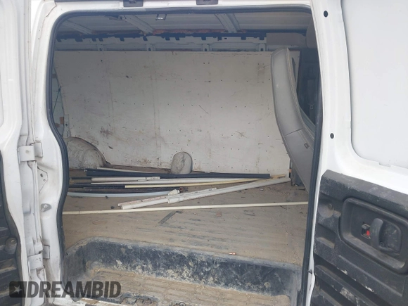 2016 Chevrolet Express Cargo z VIN 1GCWGBFF2G1138592, wystawiony jako IAAI lot #42500515 z przebiegiem Nie podano mil oraz . Historia ofert i sprzedaży dostępna na DreamBid. Obrazek 8.