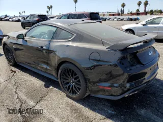 2020 Ford Mustang GT z VIN 1FA6P8CF0L5101122, wystawiony jako Copart lot #64829145 z przebiegiem 28 632 mil mil oraz Szkoda całkowita • Salvage title. Historia ofert i sprzedaży dostępna na DreamBid. Obrazek 2.