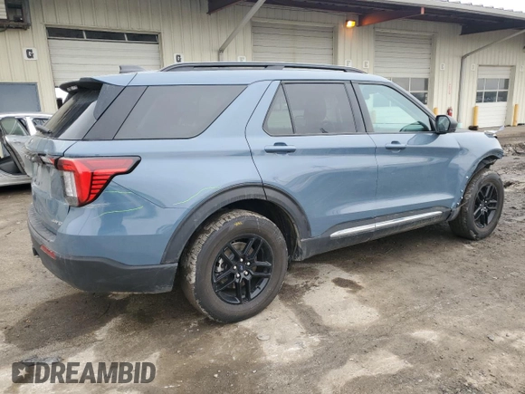 2025 Ford Explorer Active with VIN 1FMUK8DH4SGA39867, listed as a Copart auction lot 46553285 with 5,876 mi miles and Salvage Title. Bid and sale history available at carsss.com. Image 3.