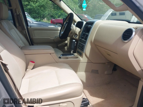 2006 Mercury Mountaineer Premier with VIN 4M2EU38806UJ14095, listed as a IAAI auction lot 42543401 with 219,868 mi miles and . Bid and sale history available at DreamBid. Image 5.