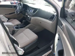 2016 Hyundai Tucson Limited with VIN KM8J33A22GU260251, listed as a IAAI auction lot 41167236 with 98,309 mi miles. Bid and sale history available at carsss.com. Image 5.