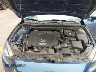 2018 Mazda 3 Touring z VIN 3MZBN1L38JM235604, wystawiony jako IAAI lot #42333995 z przebiegiem 69 541 mil mil oraz . Historia ofert i sprzedaży dostępna na DreamBid. Obrazek 10.