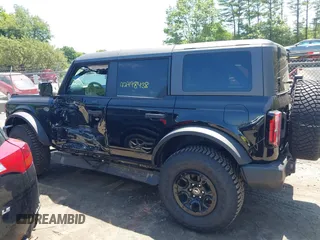 2023 Ford Bronco с VIN 1FMEE5DP6PLB86854, выставлен на аукционе IAAI как лот 42498438 с пробегом 9 225 миль миль и . История ставок и продаж доступна на DreamBid. Изображение 14.