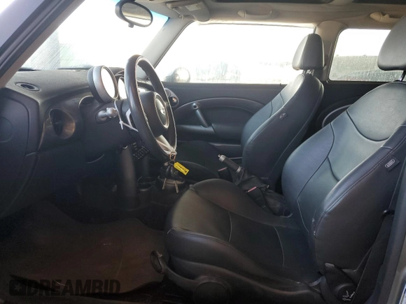 2006 MINI Hardtop S with VIN WMWRE33546TJ48416, listed as a Copart auction lot 51646105 with 110,104 mi miles and Clean Title. Bid and sale history available at DreamBid. Image 7.