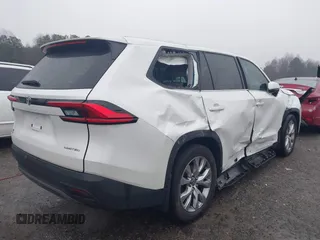 2024 Toyota Highlander XLE z VIN 5TDAAAA59RS011154, wystawiony jako IAAI lot #41243314 z przebiegiem 28 555 mil mil oraz . Historia ofert i sprzedaży dostępna na DreamBid. Obrazek 4.