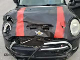 2015 MINI Hardtop 4 Door S z VIN WMWXU3C5XF2B56104, wystawiony jako Copart lot #51189075 z przebiegiem 113 586 mil mil oraz Szkoda całkowita • Salvage title. Historia ofert i sprzedaży dostępna na DreamBid. Obrazek 12.