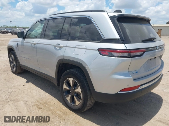 2024 Jeep Grand Cherokee with VIN 1C4RJYB68R8516819, listed as a IAAI auction lot 42582803 with 32,933 mi miles and . Bid and sale history available at DreamBid. Image 3.
