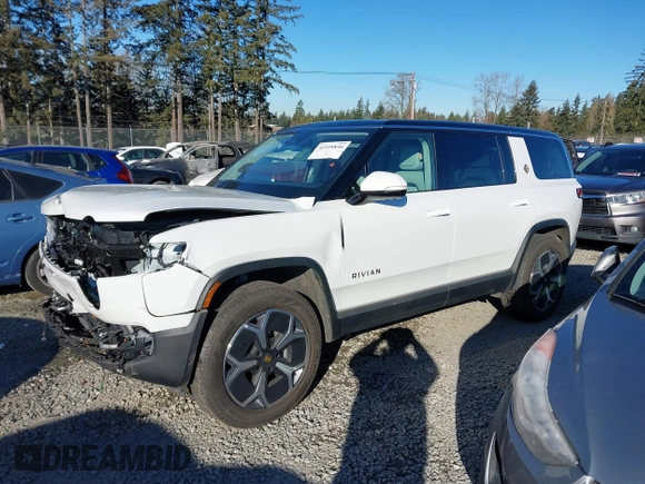 2024 Rivian R1S Adventure with VIN 7PDSGBBA9RN039684, listed as a IAAI auction lot 41558846 with 13,725 mi miles. Bid and sale history available at carsss.com. Image 15.