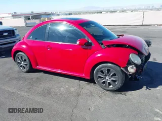 2009 Volkswagen New Beetle Coupe S with VIN 3VWRG31C39M505244, listed as a IAAI auction lot 41733256 with 166,856 mi miles. Bid and sale history available at carsss.com. Image 1.