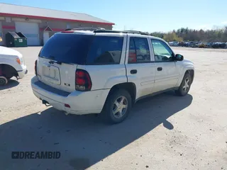2006 Chevrolet TrailBlazer LS with VIN 1GNDT13S462109285, listed as a IAAI auction lot 42142053 with 86,438 mi miles and . Bid and sale history available at DreamBid. Image 4.