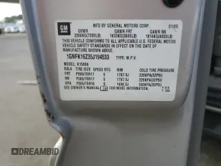 2005 Chevrolet Suburban LT z VIN 1GNFK16Z35J194533, wystawiony jako Copart lot #48653215 z przebiegiem Nie podano mil oraz Nie do naprawy • Non repairable. Historia ofert i sprzedaży dostępna na DreamBid. Obrazek 14.